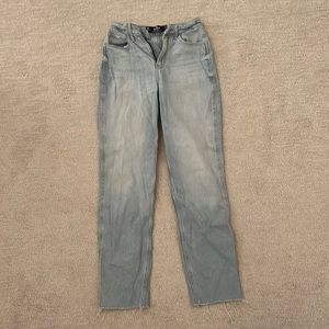 high- rise mom jeans from hollister:)